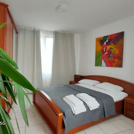 Mooi Slaapkamer! Proper En Compact Place Voor 3 Антверпен Екстериор снимка